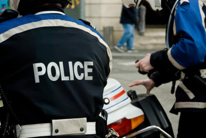 police française après le refus d'obtempérer